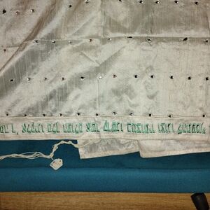 Tzitzit/Shawl/Tallis 100% Silk Elegant White and Turquoise Traditional Wear